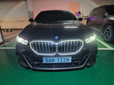 BMW I5 - 1