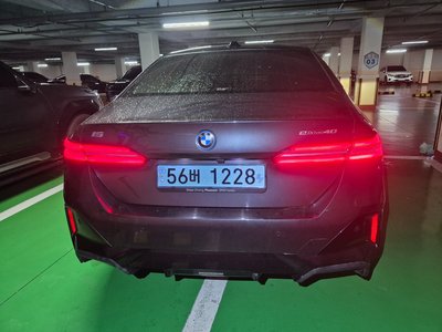 BMW I5 - 2