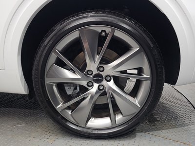 صورة 8 لـ 2024 Genesis GV70