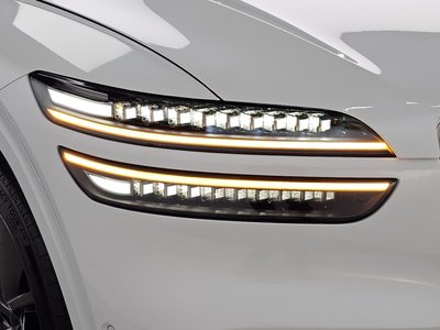 صورة 9 لـ 2024 Genesis GV70