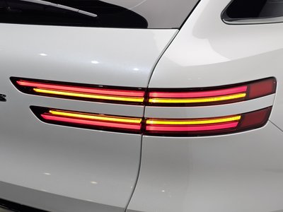 صورة 10 لـ 2024 Genesis GV70