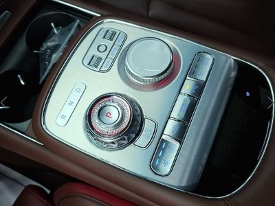صورة 8 لـ 2022 Genesis G90 (RS4)