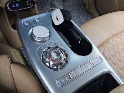 2022 Genesis GV60 — миниатюра 12
