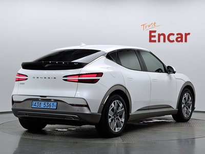 صورة 2 لـ 2022 Genesis GV60