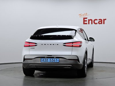 صورة 4 لـ 2022 Genesis GV60
