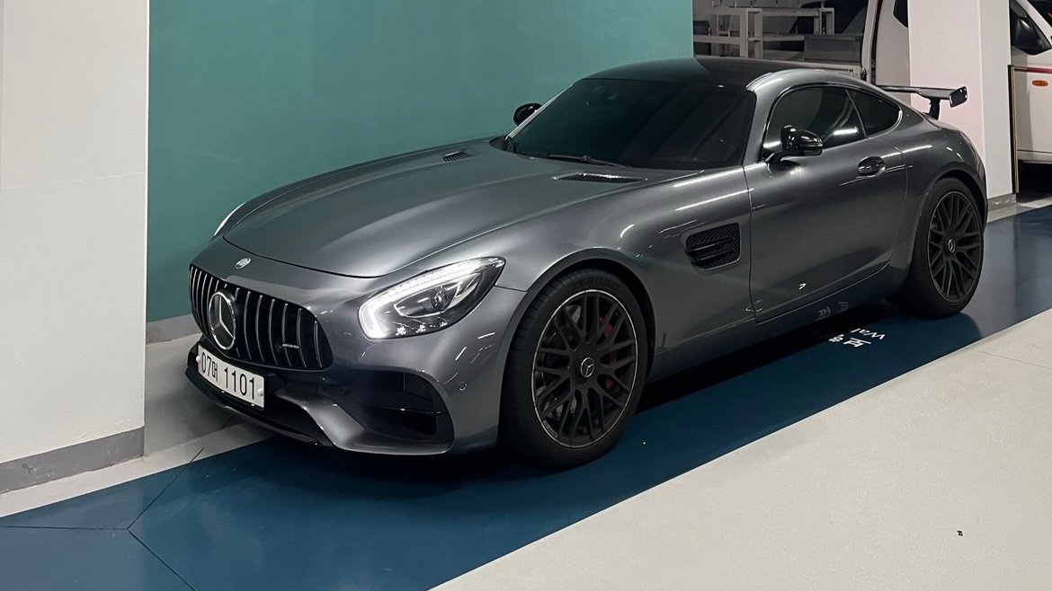 MERCEDES-BENZ GT AMG - View 1