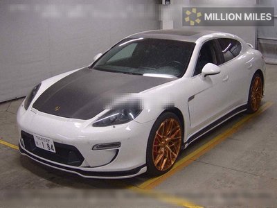 PORSCHE PANAMERA - 4