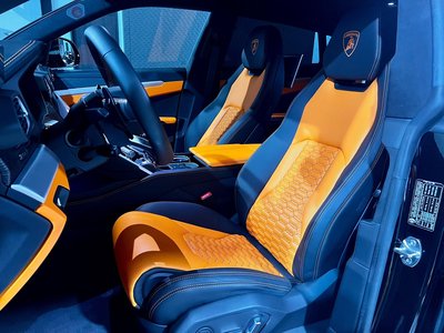LAMBORGHINI URUS - 10