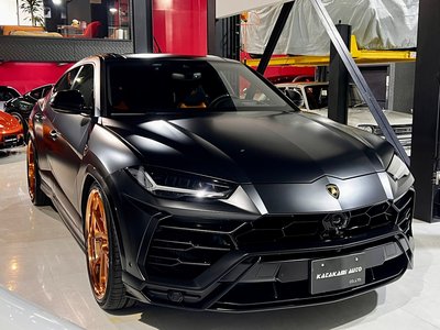 LAMBORGHINI URUS - 3
