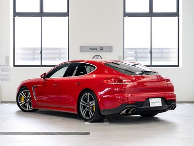 2014 Porsche PANAMERA photo 3
