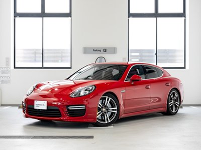 2014 Porsche PANAMERA photo 1