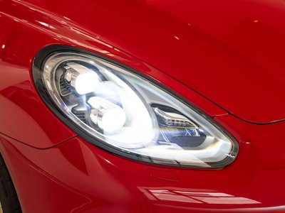 2014 Porsche PANAMERA photo 10