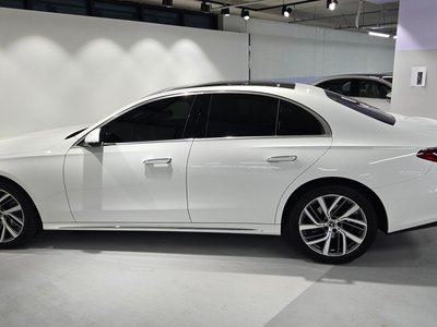 MERCEDES-BENZ E-CLASS - 8