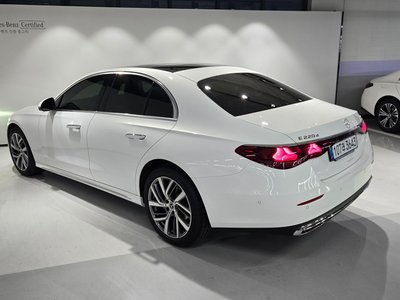 MERCEDES-BENZ E-CLASS - 2