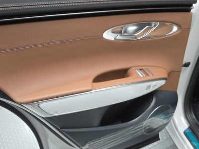 2023 Genesis GV70 — миниатюра 15