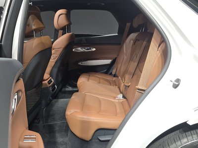 2023 Genesis GV70 — миниатюра 18