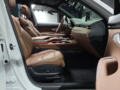 2023 Genesis GV70 — миниатюра 16