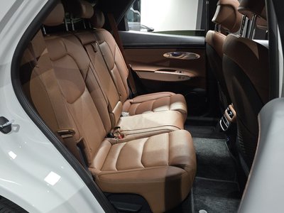 2023 Genesis GV70 — миниатюра 17