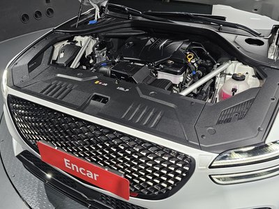 صورة 7 لـ 2023 Genesis GV70