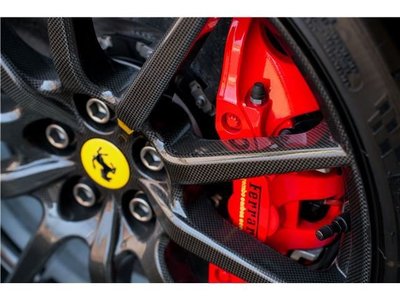 FERRARI 488 - 8