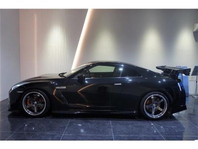 NISSAN GT-R - 5