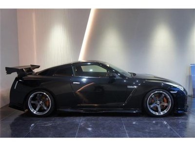 NISSAN GT-R - 4