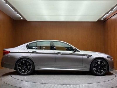 2018 BMW M5 — миниатюра 61