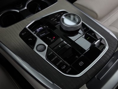 2025 BMW X7 缩略图 12