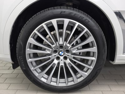 2025 BMW X7 照片 6