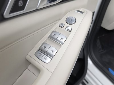 2025 BMW X7 缩略图 29