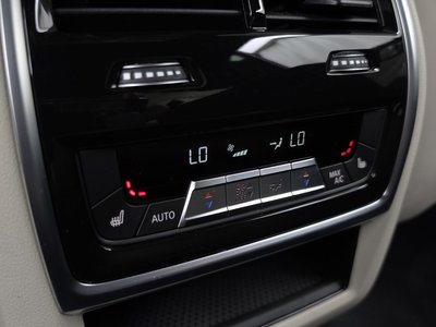 2025 BMW X7 缩略图 25