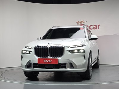 2025 BMW X7 照片 2