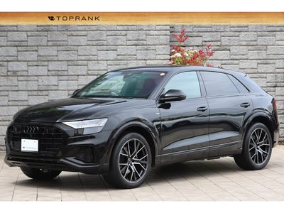 AUDI Q8 - 1