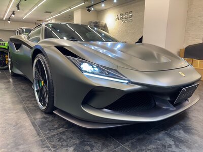 FERRARI F8 TRIBUTO