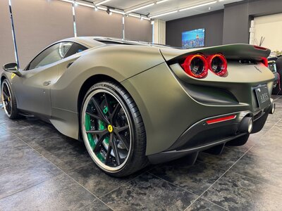 FERRARI F8 TRIBUTO - 8