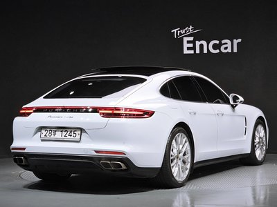 PORSCHE PANAMERA - 3