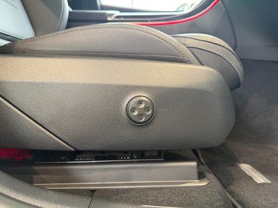 2025 Mercedes-BENZ GLC thumbnail 34