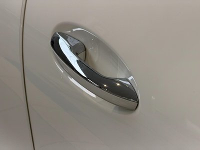 2025 Mercedes-BENZ GLC thumbnail 12
