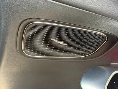 2025 Mercedes-BENZ GLC thumbnail 32