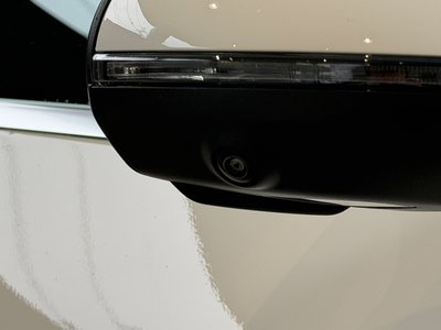 2025 Mercedes-BENZ GLC thumbnail 11