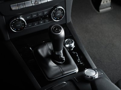 2011 Mercedes-BENZ C-CLASS AMG thumbnail 33