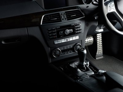 2011 Mercedes-BENZ C-CLASS AMG thumbnail 32
