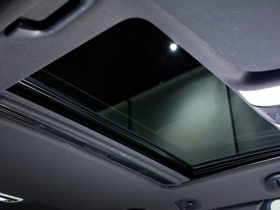 2011 Mercedes-BENZ C-CLASS AMG thumbnail 42
