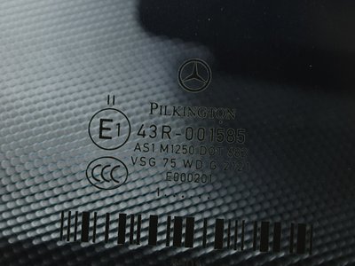 2011 Mercedes-BENZ C-CLASS AMG thumbnail 22