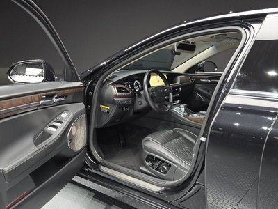 2020 Genesis G90 thumbnail 13