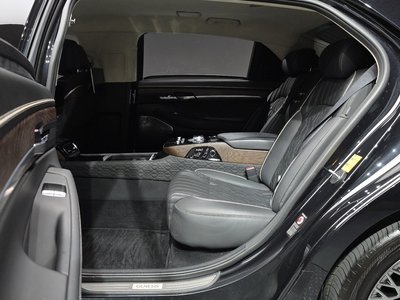 2020 Genesis G90 thumbnail 18