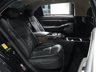 2020 Genesis G90 thumbnail 17