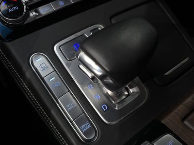 2020 Genesis G90 thumbnail 12