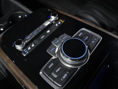 2020 Genesis G90 thumbnail 27