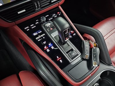 PORSCHE CAYENNE - 9